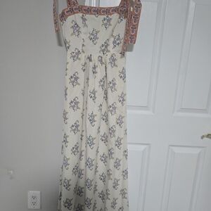Elegant Strapless Floral Dress in Cream